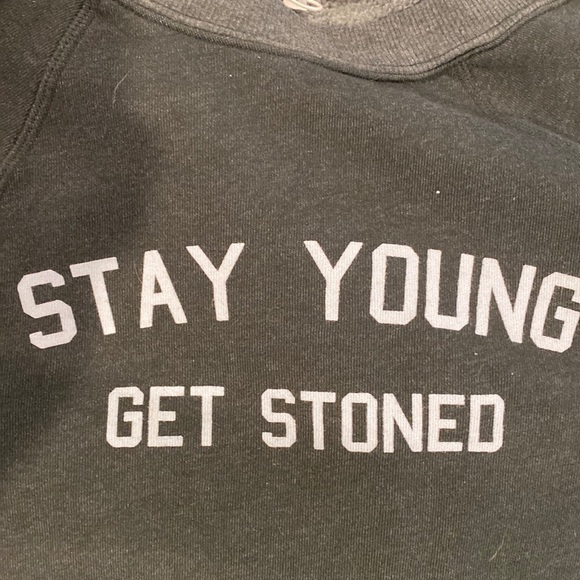 HTF Saturday School “Stay Young Get Stoned’” Graphic Print Sweatshirt Gray Sz S - Picture 3 of 15